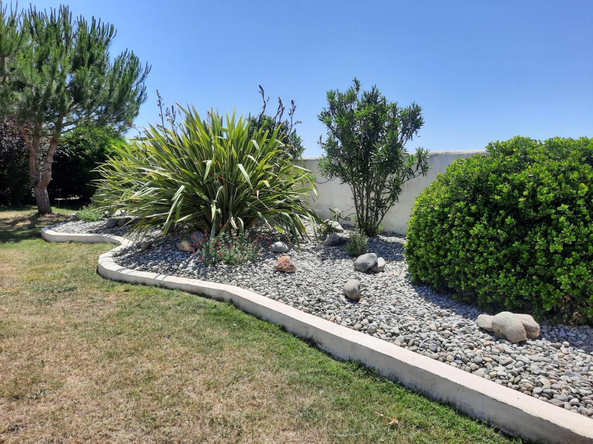 Gite 4 Personnes Avec Piscine Entre Saintes Et Royan Balanzac ภายนอก รูปภาพ